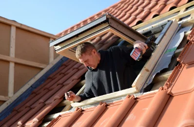 Pose de fenêtres de toit Velux à Joucas